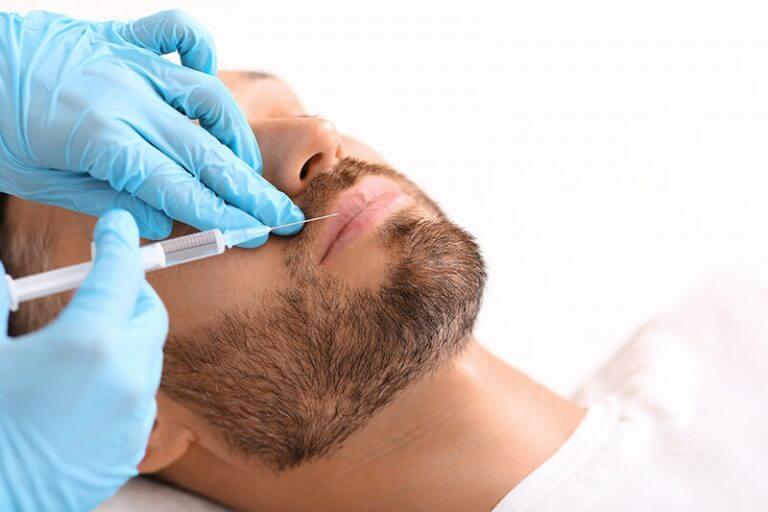 Relleno de labios ácido hialurónico. Procedimiento con hombre